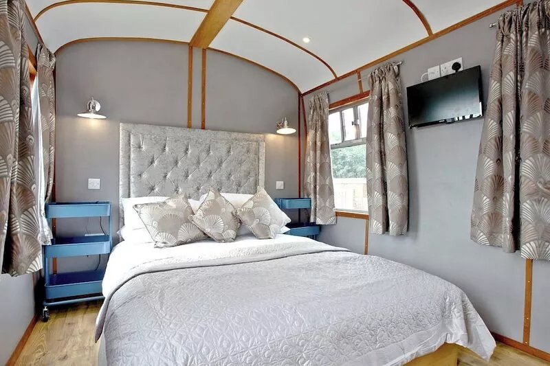 Brunel Boutique Railway Carriage 1