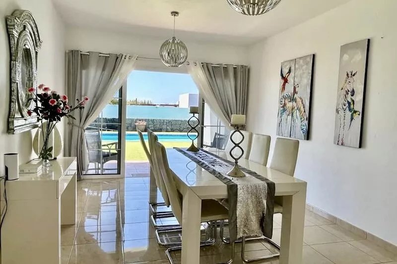 Beautiful 5 bedroom 4 bathroom villa. Newly decorated. Sleeps from 2-12