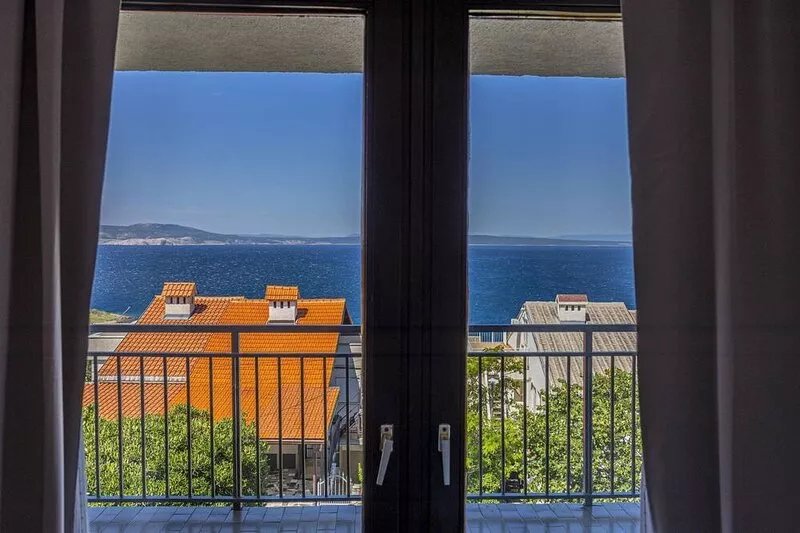 Holiday home with swimming pool and sea view
