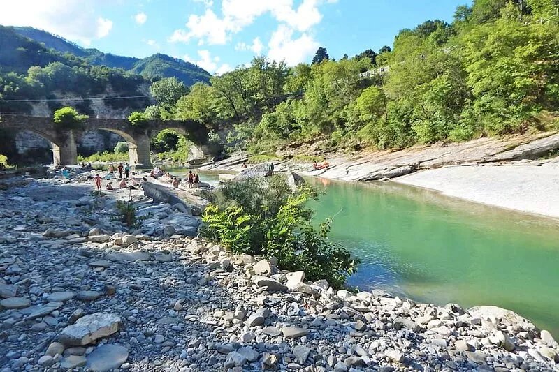 Gamberullo: accommodation in old house of 700 in the valley of the river