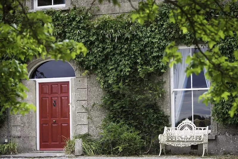 Irish mansion and cottage in one