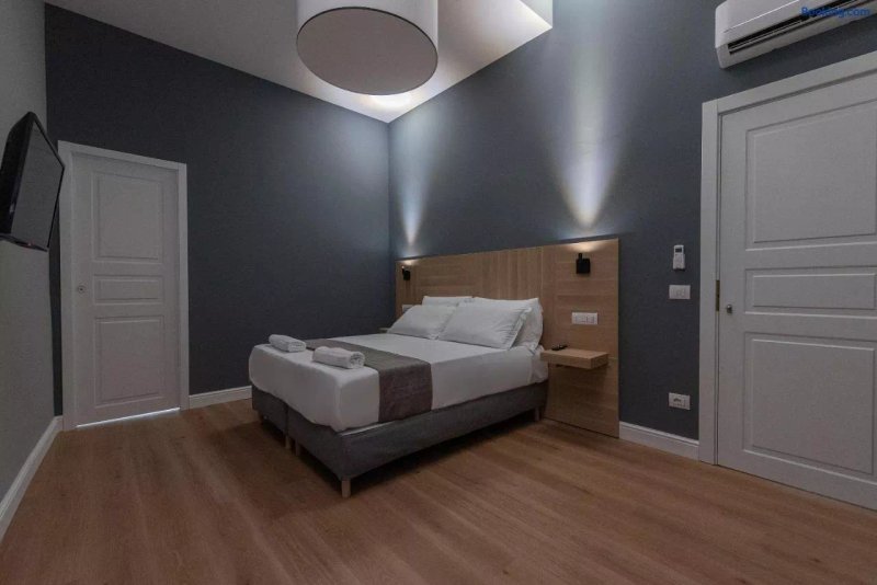 Nolana 28 Rooms in Naples
