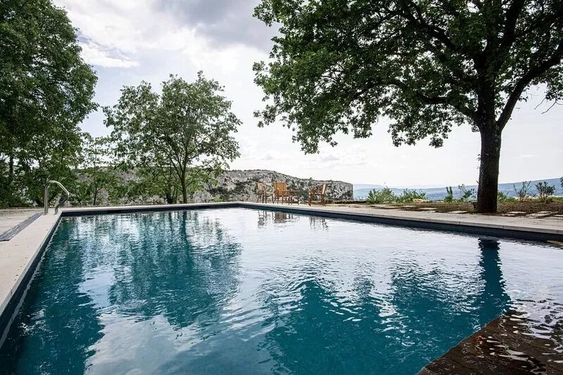 Magnificent renovated mas, comfort and exceptional views in the heart of the
