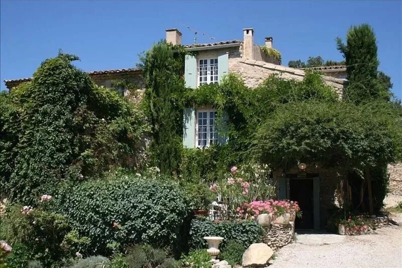 Charming 18th Century Luberon Country Home with Pool Between Gordes & Roussillon