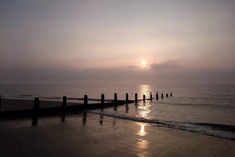 Just off the seafront quiet and peaceful 2 bedroom ground floor retreat