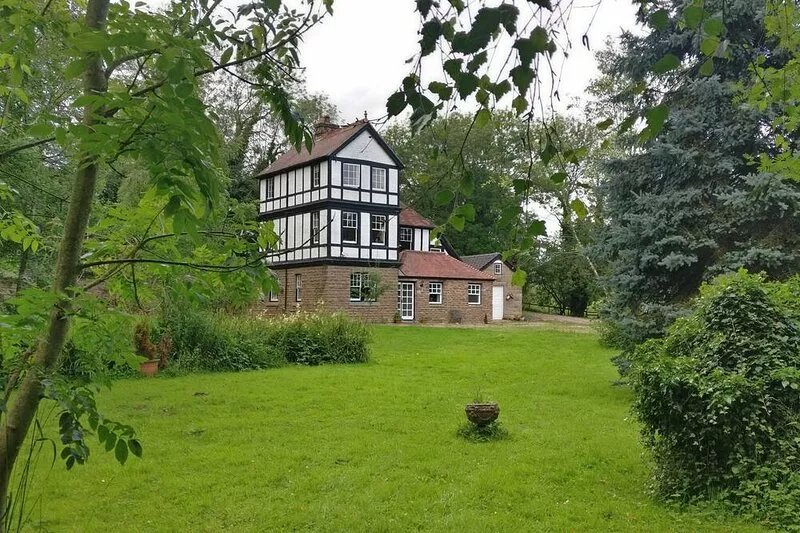 Self contained ground floor flat in peaceful location, excellent views and walks