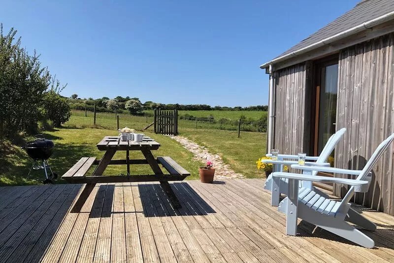 Contemporary converted barn, rural location very close to the coast and Falmouth