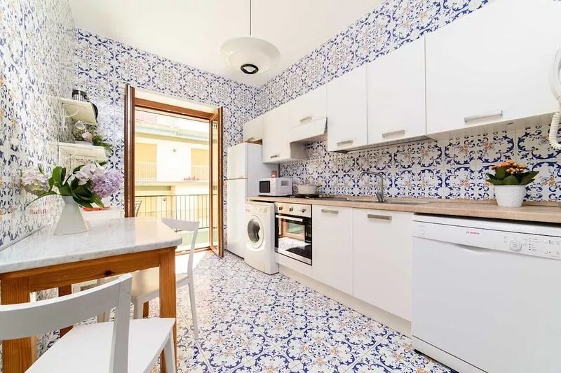 AMORE RENTALS - Appartamento Sally with Terrace and Partial Sea View