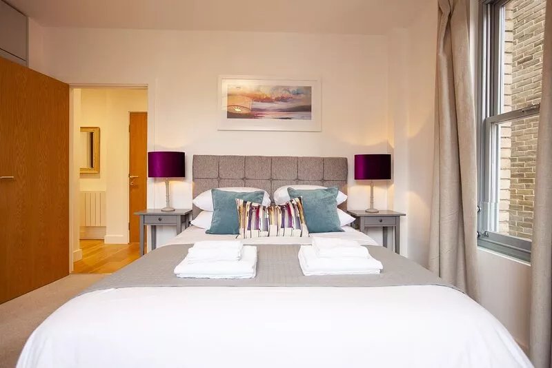 King Edward Apartments 5 - Luxury spacious modern apartment  8 mins from Castle