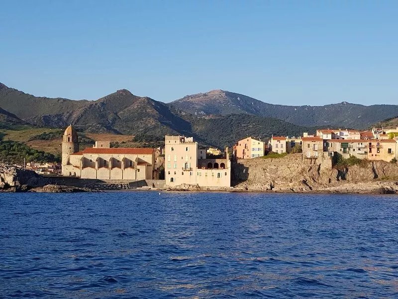 Superb sunny apartment "feet in the water" in the historic center