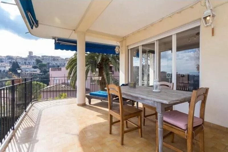 3-room apartment of 80 m2 not overlooked in a small, good standing, quiet
