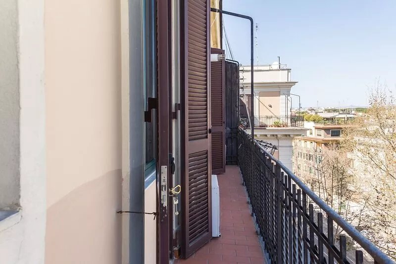 Bright, stylish, renovated Flat near Villa Borghese