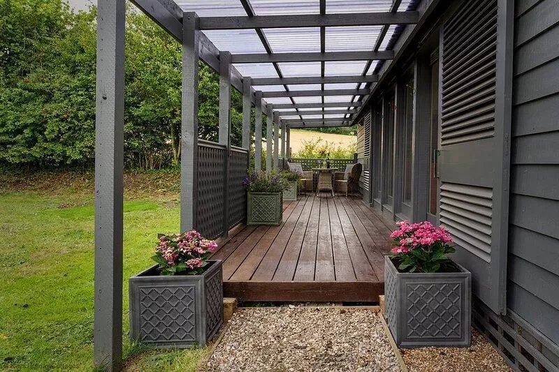 The Artist's Studio -  a woodland lodge that sleeps 2 guests  in 1 bedroom