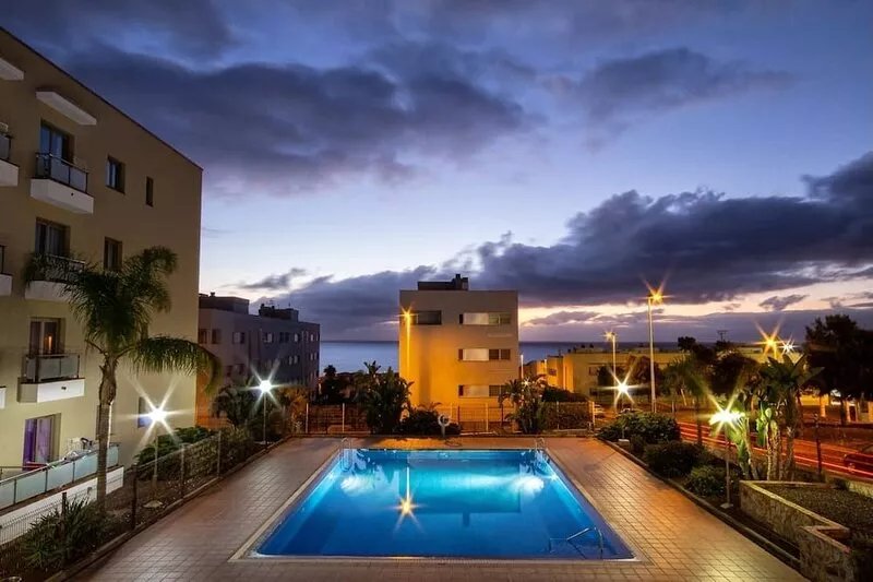 Coastal apartment with terrace and pool