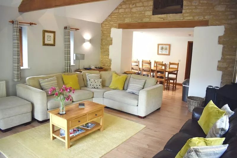 5* Gold Award Barn Conversion at the Heart of The Cotswolds