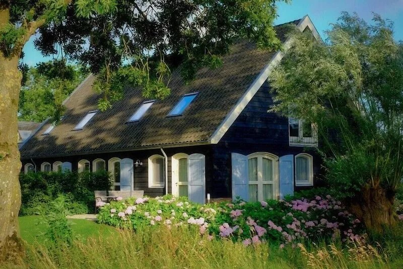 Attractive apartments / group accommodation in the fighting zone and the green