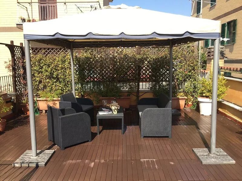 2 apartments up to 9 people for groups or families in St. Peter Area