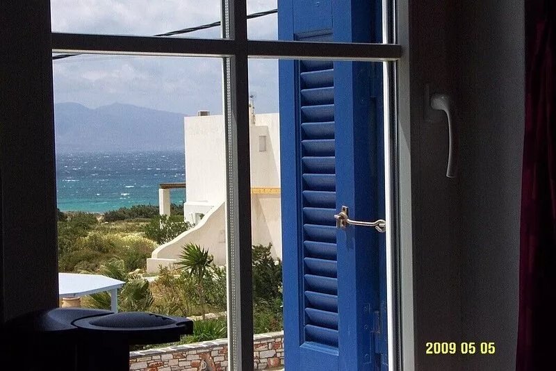 HOUSE NEARBY THE SEA