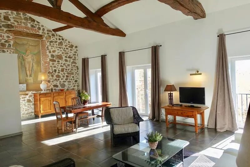 Quiet apartment in the Manor 2 km from the historic center of Cluny