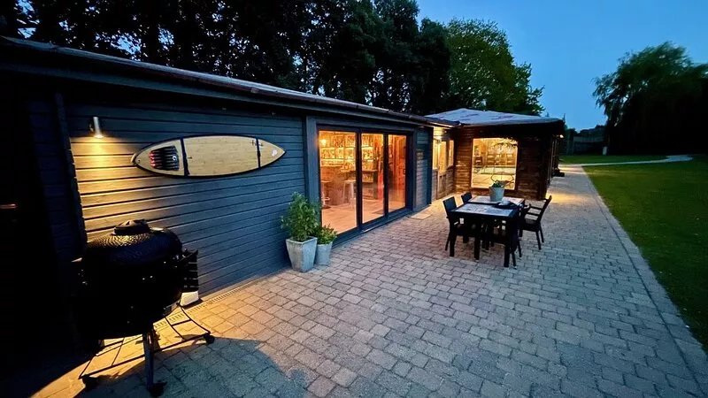 Large House nr West Wittering Beach, Indoor Pool. Sleeps 17