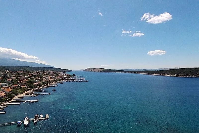 Apartments Frankić - Apartment 1; 30 m from the sea, free boat moorings