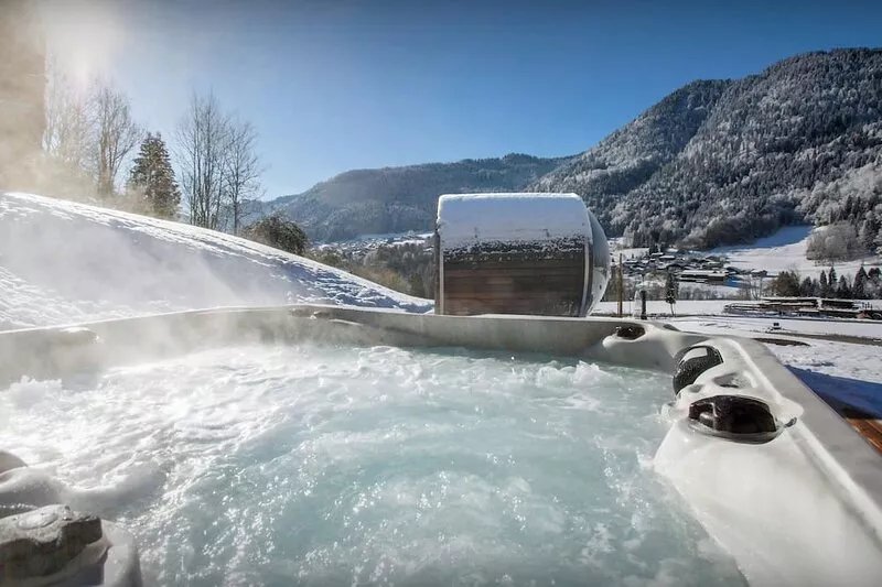 Chalet de Nantaux - Morzine family stay 8p with spa & sauna - OVO Network