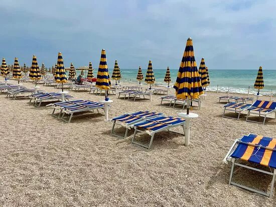 Numana Beach Alta