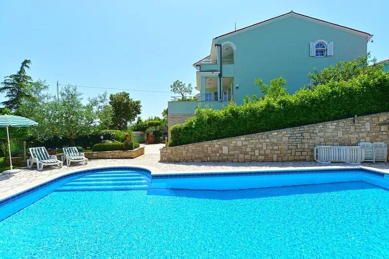Apartment 624/1491 (Istria - Pula), 2500m from the beach