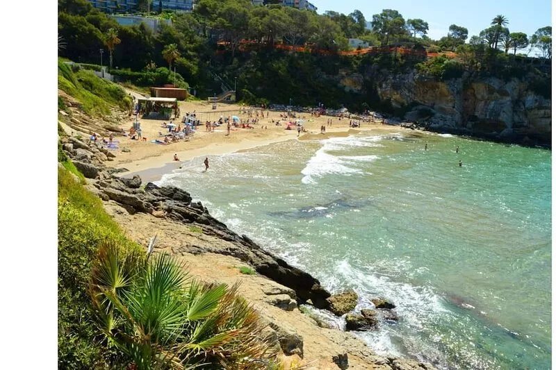 OFFRE SALOU  ONLY FAMILY   SEA VIEW LARGE TERRACE , POOLS  PARKING WIFI