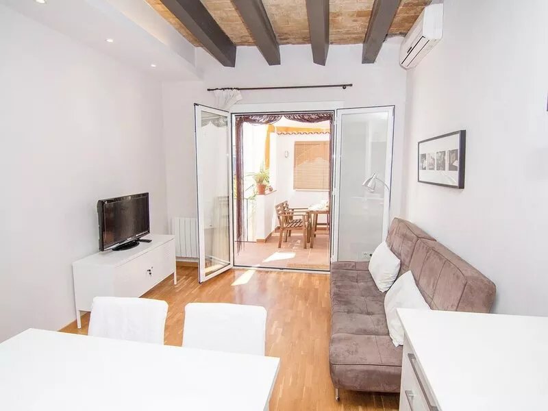 HABANA BY BLAUSITGES Adorable apt in the center with AC, WiFi and terrace