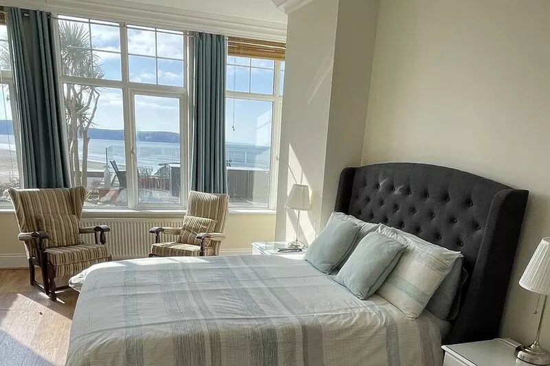 Large Victorian House for 12 Overlooking Woolacombe Beach. Hot Tub, BBQ, Parking