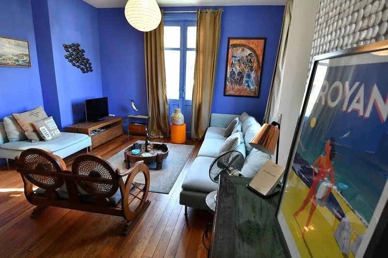 Villa in Royan Park, 15 pers. - 200m from beach - 400m from shops/station.