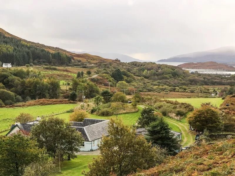 DARACH, pet friendly, with a garden in Ardfern