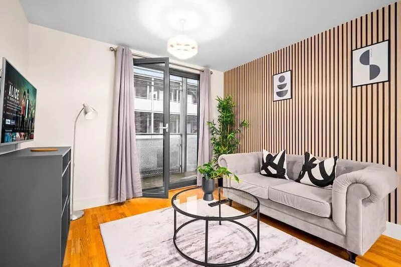 Bright Spacious Apartment - Parking - Balcony - China Town