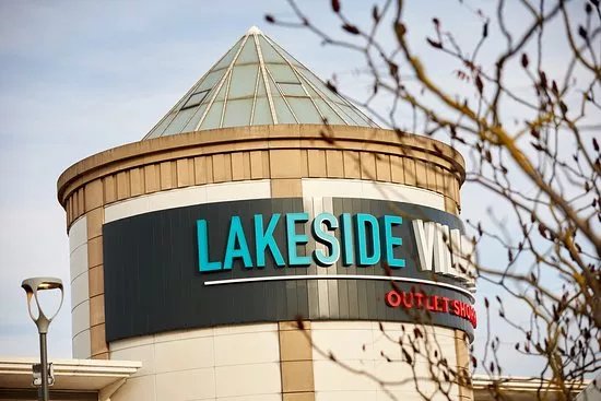 Lakeside Village Outlet