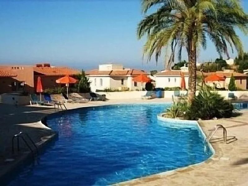 Apartment with large private terrace, panoramic views, 8 min drive from beach.
