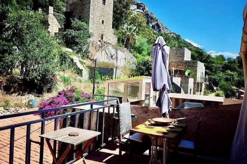 Maison de Village Typique Terrasse et Gloriette au Pied de la Tour