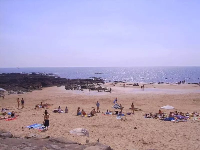 APARTMENT 62 m2 with garden, 300m FROM LA GOVELLE BEACH AND COASTAL PATHWAY