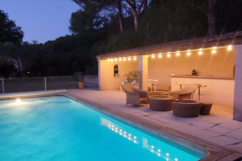 Quiet villa with swimming pool 5 minutes from Aix en Provence golf course