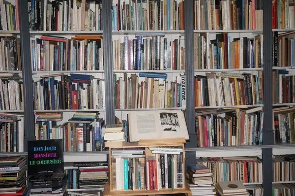 Antiquarian Bookshop At Tide And Ontij