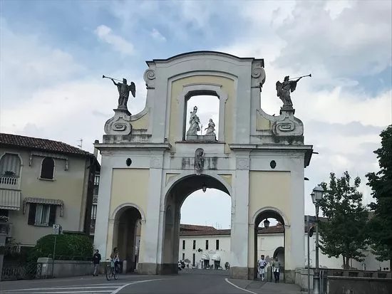 Arco di Porta Nuova