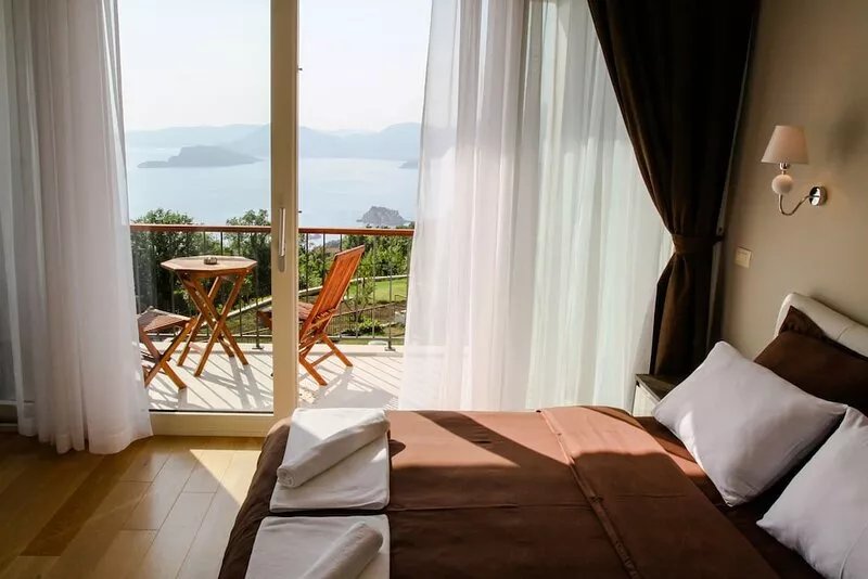 Villa Hedonism, (Possibility for a long-term bookings on a special  conditions)