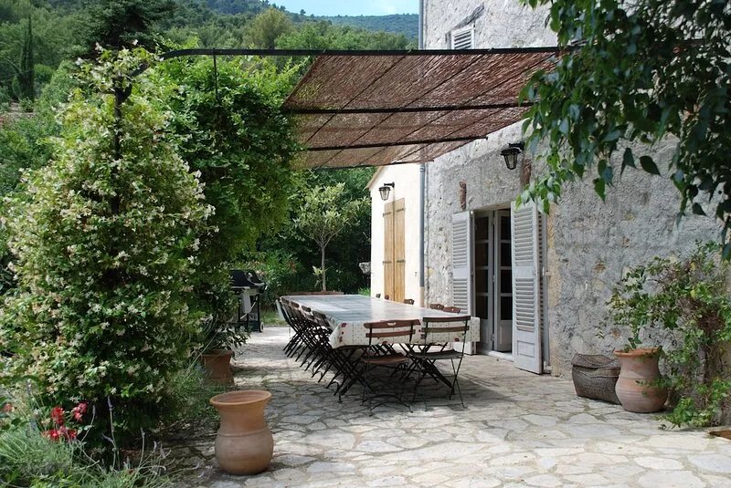 "IDYLLIC RETREAT" FARMHOUSE, GUESTHOUSE, HUGE GARDEN, POOL, CLOSE TO VILLAGE