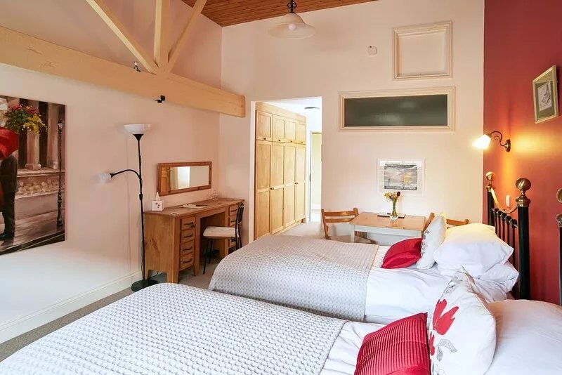 Twin En-Suite Room * The Dairy Barns