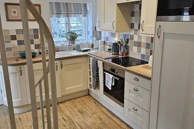 Charming hideaway in Shrewsbury town centre with free secure parking.