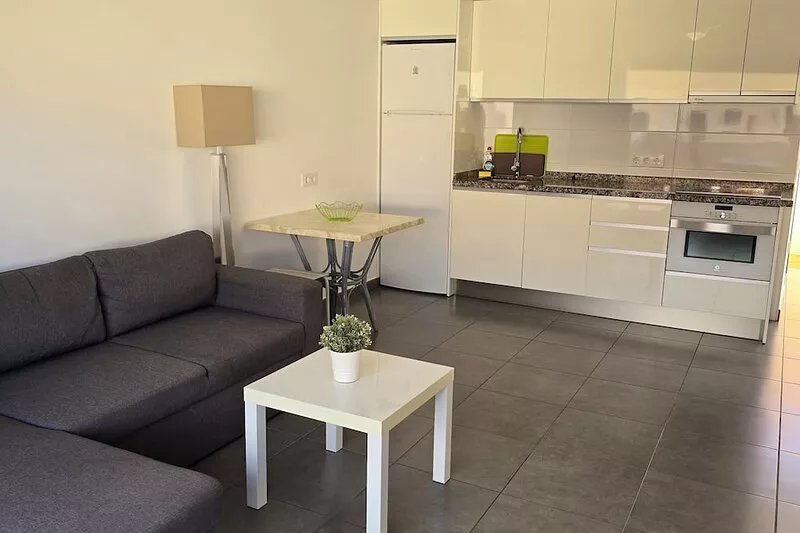 2-bedroom apartment air-conditioned FREE WIFI MAREVERDE