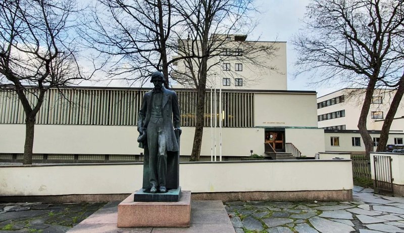 J. J. Wecksell Statue