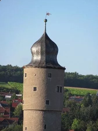 Taubenturm mit Bollwerk