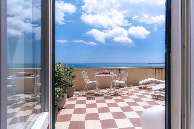 Luxury Apartment In Ancient Building With Breathtaking Ocean View in Ortigia