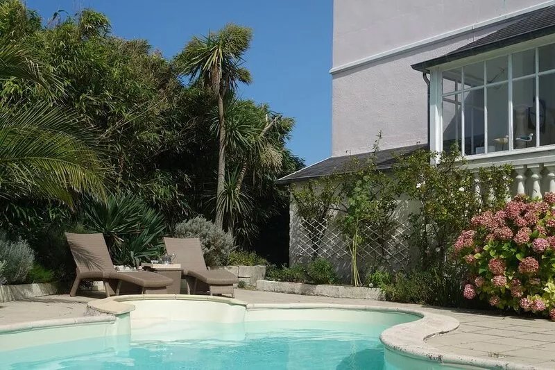 Charming seaside villa with pool-300 m close to a vast unspoilt beach